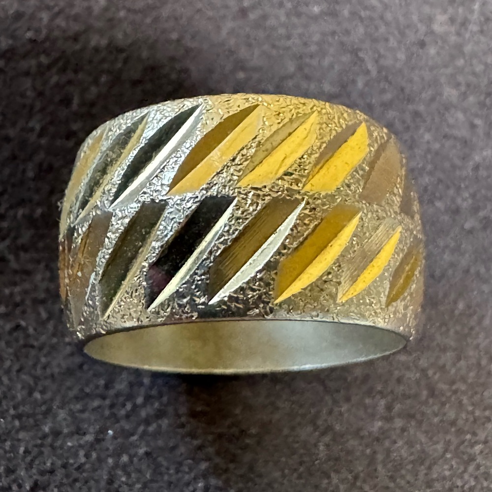 Vintage Uncas Signed Chunky Gold Tone Textured Ring